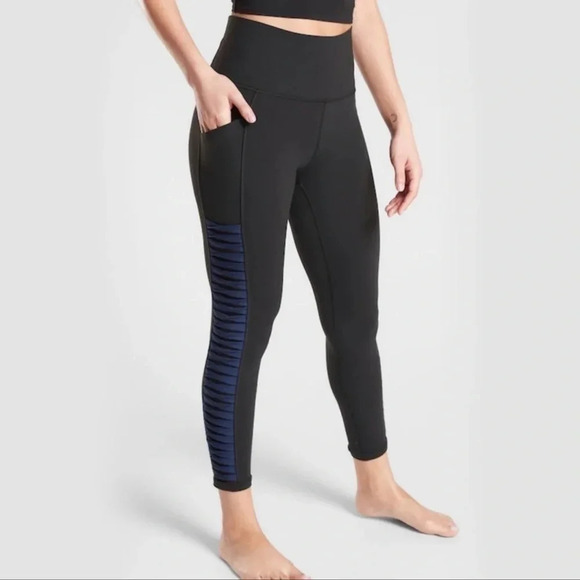 •Athleta Salutation 7/8 stash pocket tight•​ - Picture 3 of 6